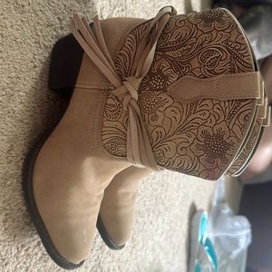 Tan short cowgirl boots
